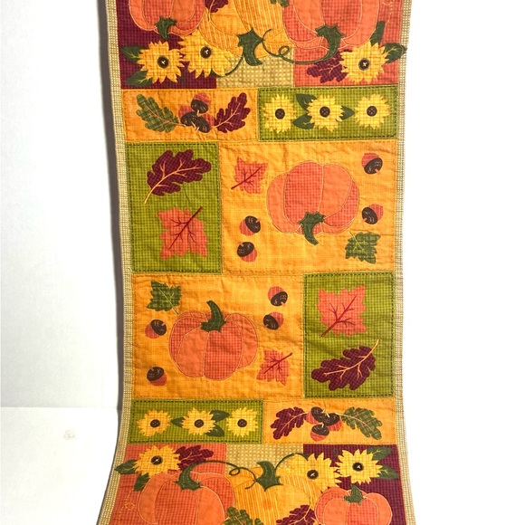 Autumn / Fall Stoneware Ceramic Pumpkin Set with Small Table Runner - Picture 6 of 15